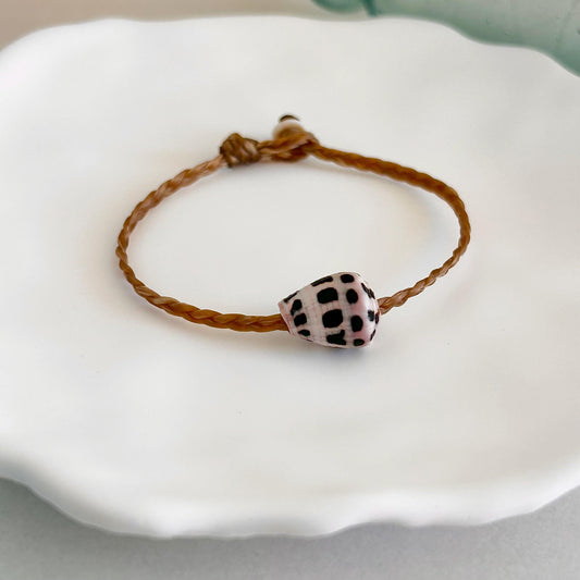 Customizable Hebrew cone shell braided anklet.